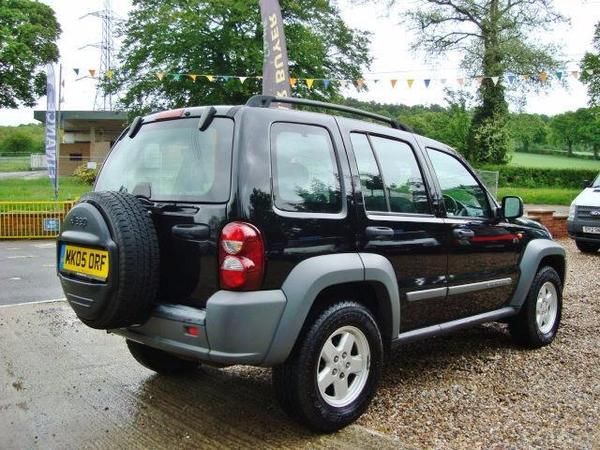 2005 Jeep Cherokee 2.4 Sport 5dr image 4