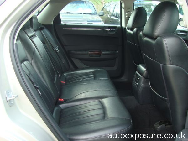 2009 Chrysler 300c 3.0 V6 CRD 5dr image 8