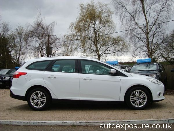 2012 Ford Focus 1.6 TDCi 115 Edge 5dr image 4