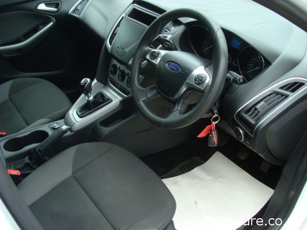 2012 Ford Focus 1.6 TDCi 115 Edge 5dr image 7