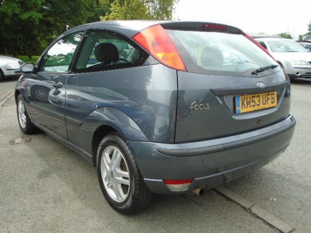 2004 Ford Focus 1.6 Zetec 3d image 3