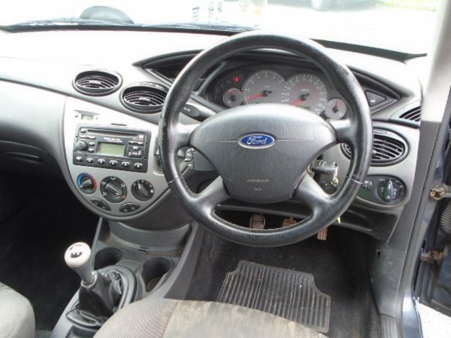 2004 Ford Focus 1.6 Zetec 3d image 5