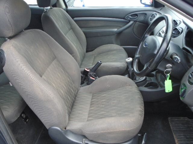 2004 Ford Focus 1.6 Zetec 3d image 6