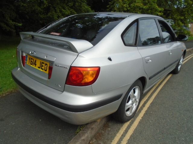 2001 Hyundai Elantra 2.0 CDX 5d image 4