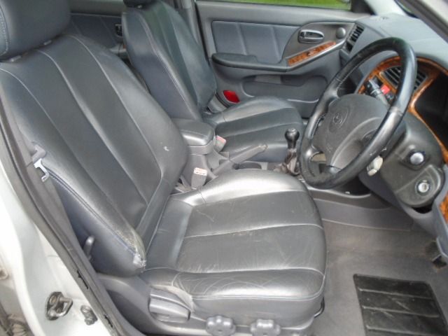 2001 Hyundai Elantra 2.0 CDX 5d image 6