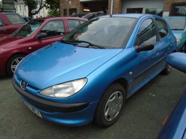 2000 Peugeot 206 1.4 LX 5d image 1