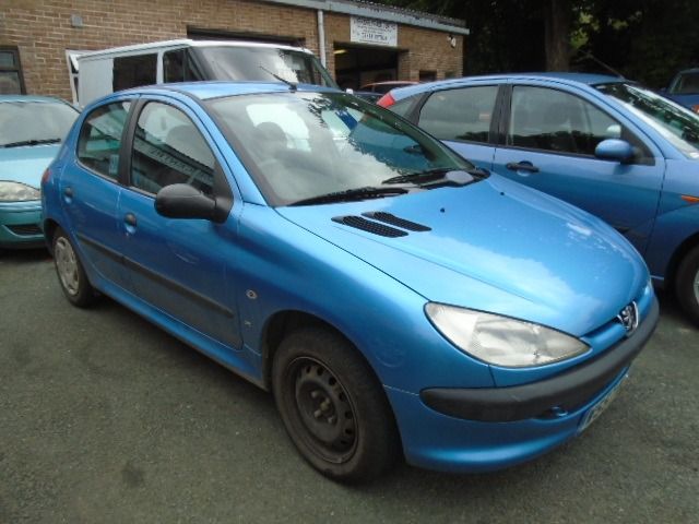 2000 Peugeot 206 1.4 LX 5d image 2