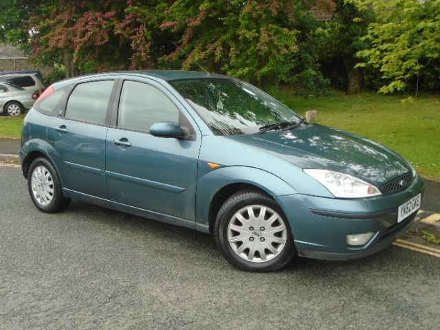 2002 Ford Focus 1.6 Ghia 5d image 1