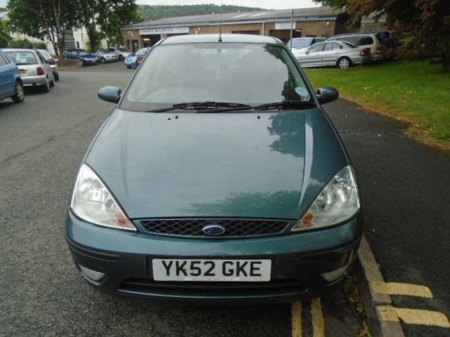 2002 Ford Focus 1.6 Ghia 5d image 2