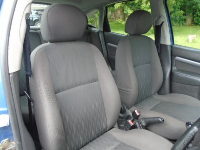2002 Ford Focus 1.8 Zetec 5d image 6