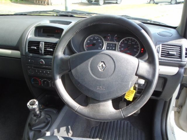 2003 Renault Clio 1.5 Plus DCI 3d image 7