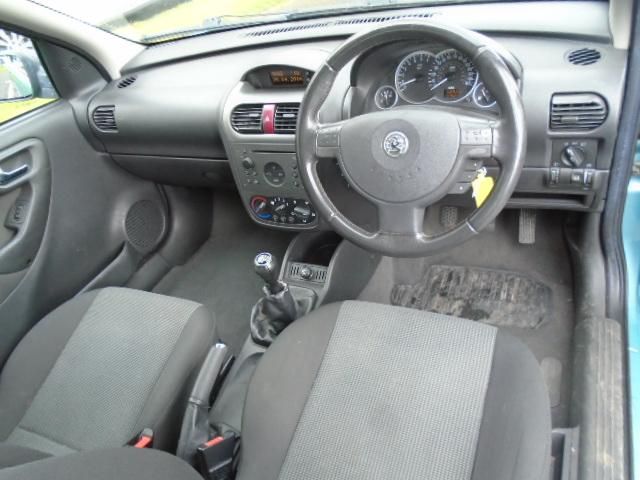 2003 Vauxhall Corsa 1.2 16V 3d image 5
