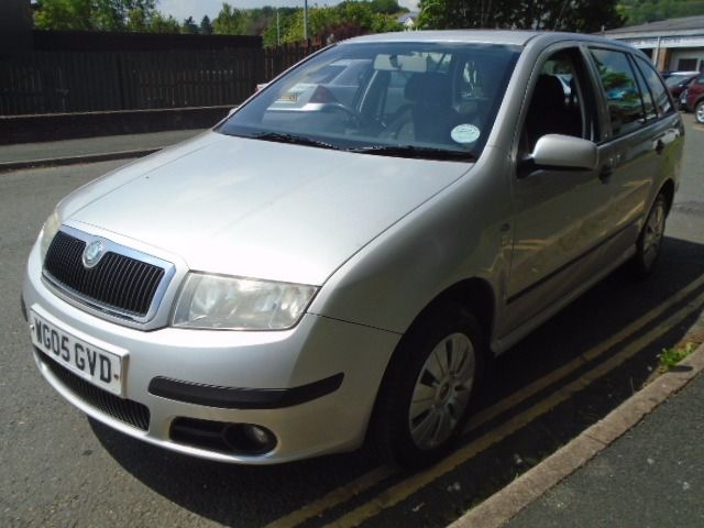 2005 Skoda Fabia 1.9 TDI 5d image 2