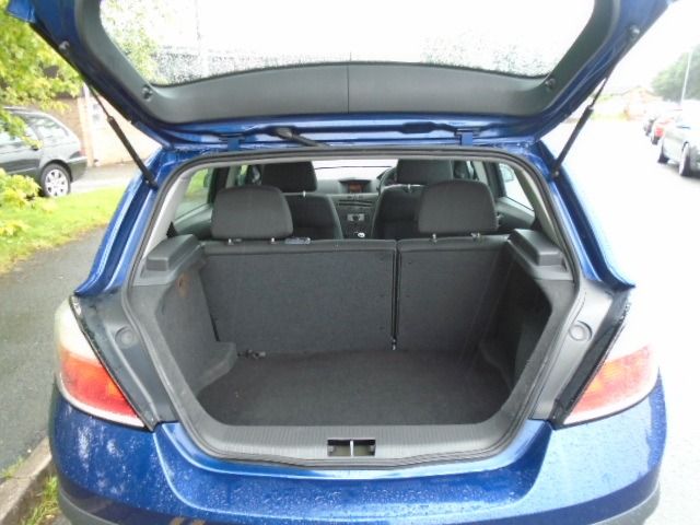 2006 Vauxhall Astra 1.6 LIFE 16V 5d image 9