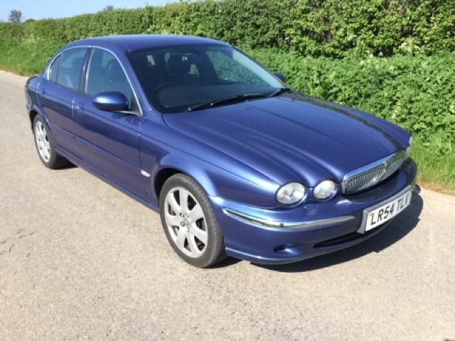 2004 Jaguar X-Type 2.0 SE 4d image 1
