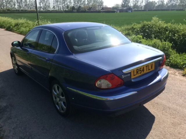 2004 Jaguar X-Type 2.0 SE 4d image 4