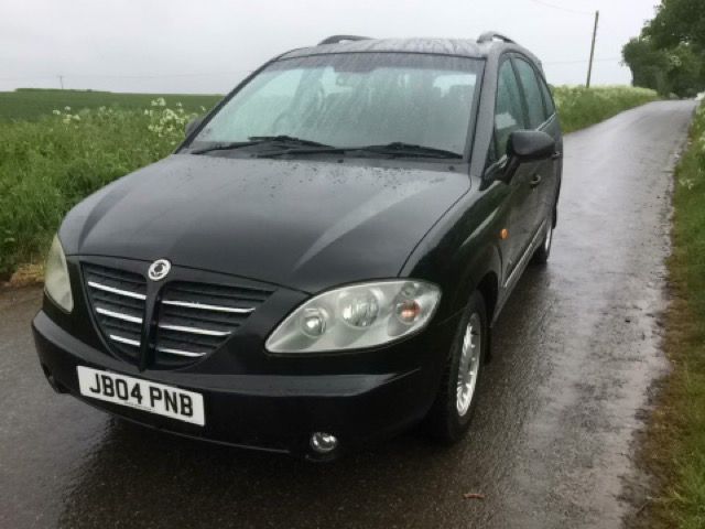 2005 Ssangyong Rodius 2.7 270 S 5d image 2