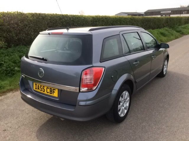 2005 Vauxhall Astra 1.7 CDTI 5d image 4