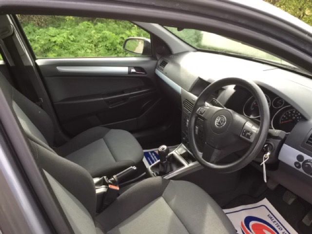 2005 Vauxhall Astra 1.7 CDTI 5d image 5
