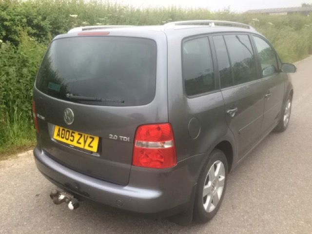 2005 Volkswagen Touran 2.0 Sport TDI DSG 5d image 4