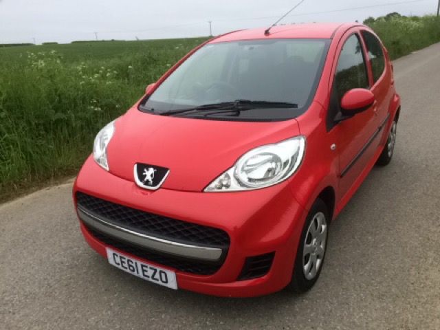 2011 Peugeot 107 1.0 Urban 5d image 2