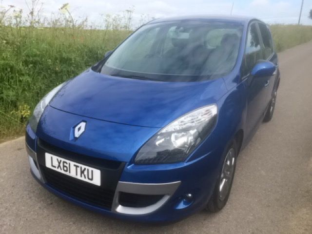 2011 Renault Scenic 1.5 DCI EDC 5d image 2