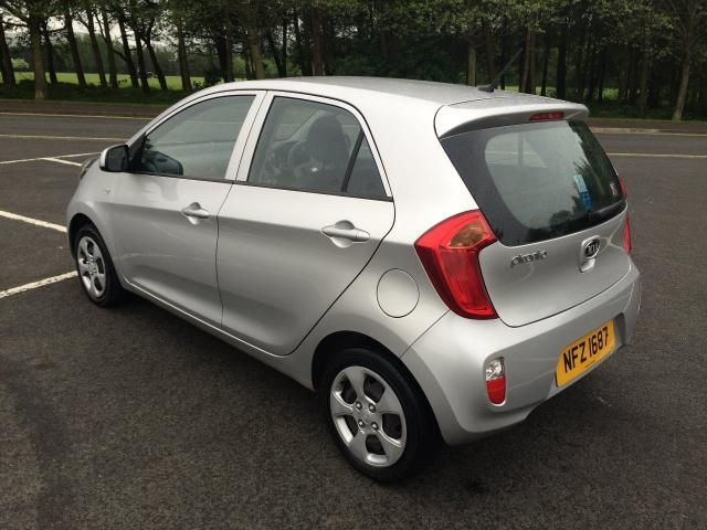 2013 KIA Picanto 1.0 1 5d image 4