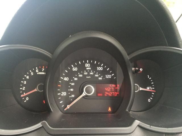 2013 KIA Picanto 1.0 1 5d image 9