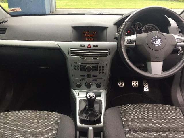 2007 Vauxhall Astra 1.9 SRI CDTI 5d image 8