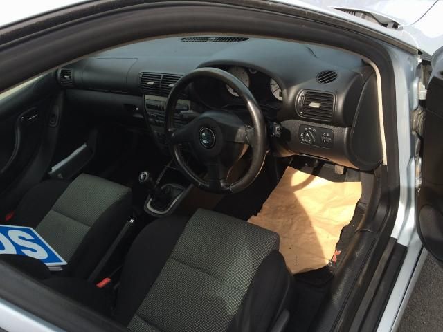 2005 Seat Leon 1.9 FR TDI 5d image 6