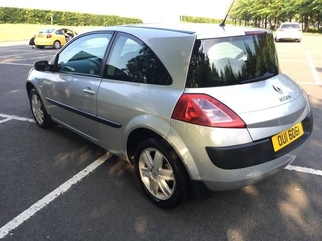 2005 Renault Megane 1.6 Sport 16V 3d image 4