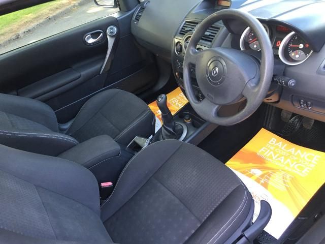 2005 Renault Megane 1.6 Sport 16V 3d image 7