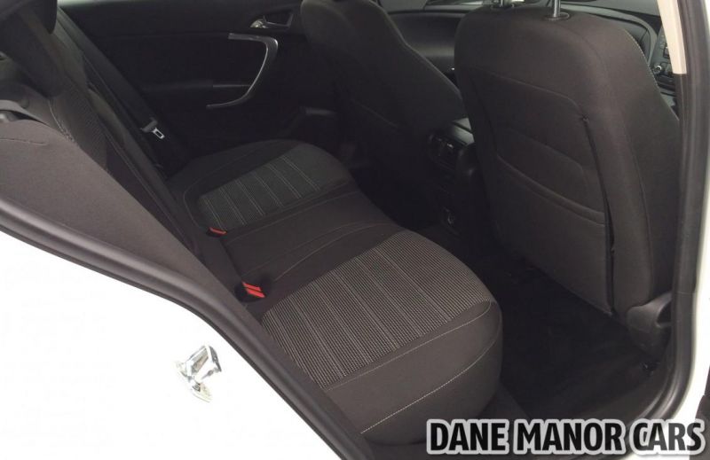 2011 Vauxhall Insignia CDTI SRI image 8