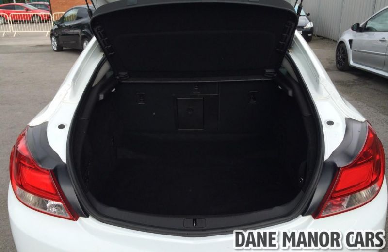 2011 Vauxhall Insignia CDTI SRI image 9