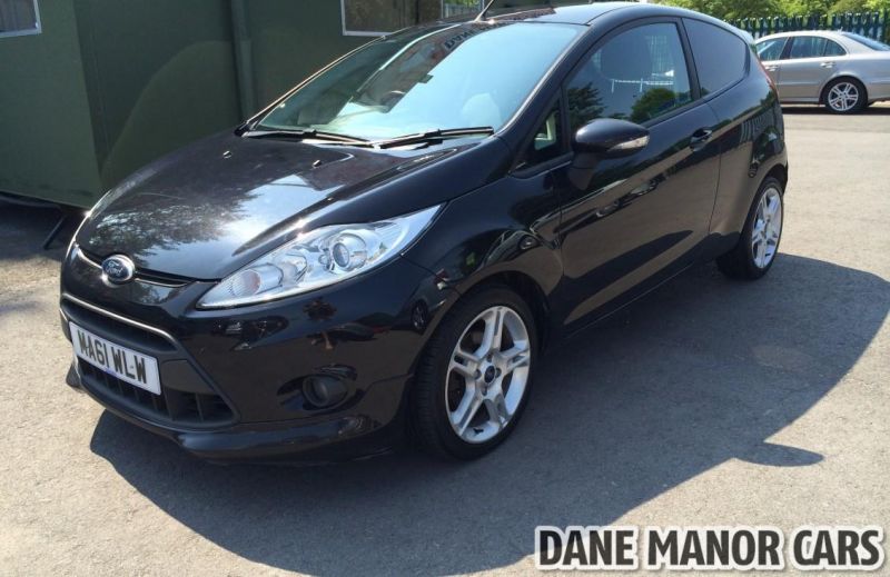 2011 Ford Fiesta TDCI Sport Van image 3