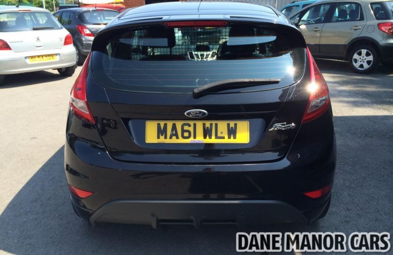 2011 Ford Fiesta TDCI Sport Van image 4
