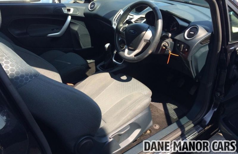 2011 Ford Fiesta TDCI Sport Van image 5