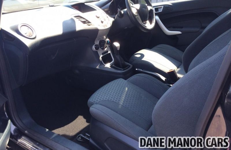 2011 Ford Fiesta TDCI Sport Van image 6