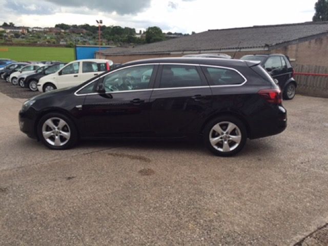 2011 Vauxhall Astra 1.7 SRI CDTI 5d image 4