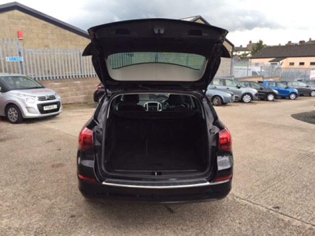 2011 Vauxhall Astra 1.7 SRI CDTI 5d image 7