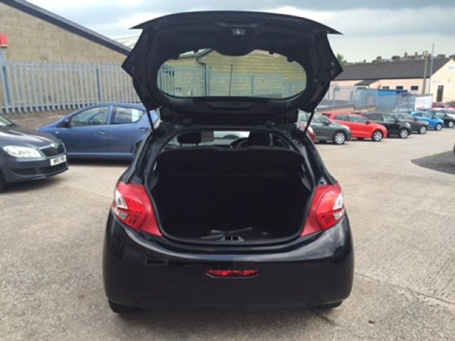 2013 Peugeot 208 1.4 HDI Plus 5d image 7