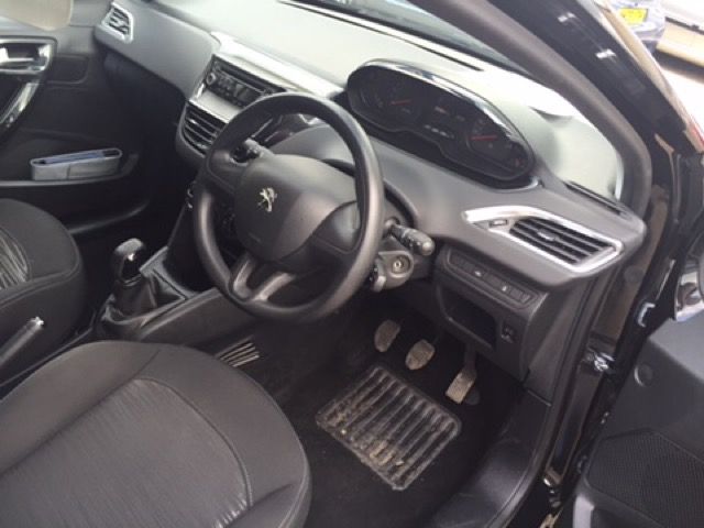 2013 Peugeot 208 1.4 HDI Plus 5d image 8