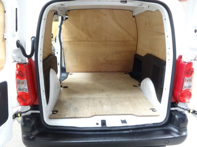 2009 Peugeot Partner 1.6 HDI S L1 850 4d image 7