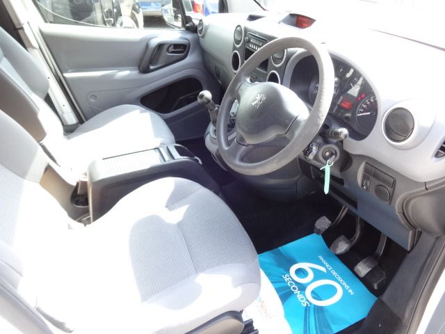 2009 Peugeot Partner 1.6 HDI S L1 850 4d image 8