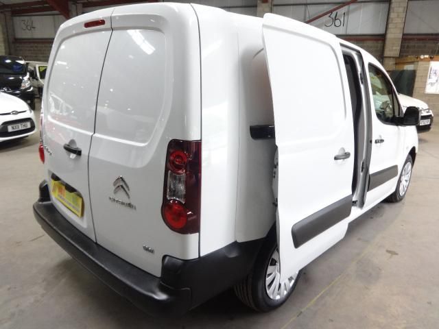 2011 Peugeot Partner 1.6 HDI S L1 850 5d image 4