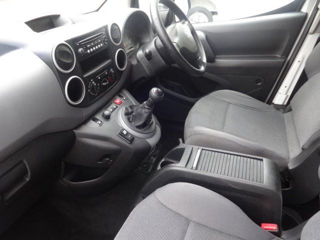 2011 Peugeot Partner 1.6 HDI S L1 850 5d image 8