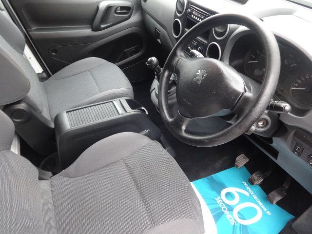 2011 Peugeot Partner 1.6 HDI S L1 850 5d image 10