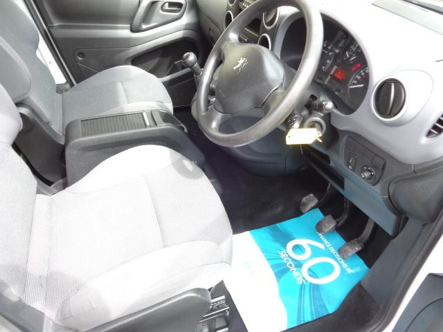 2011 Peugeot Partner 1.6 HDI S L1 850 4d image 9