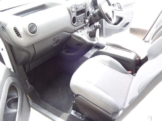 2011 Peugeot Partner 1.6 HDI S L1 850 4d image 10