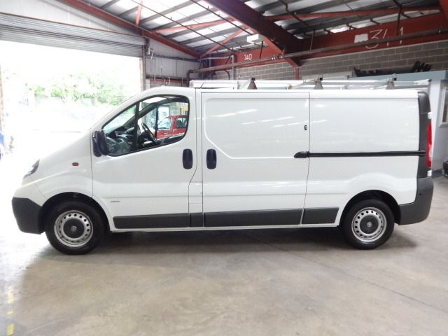 2010 Vauxhall Vivaro 2.0 2900CDTI SHR 5d image 5